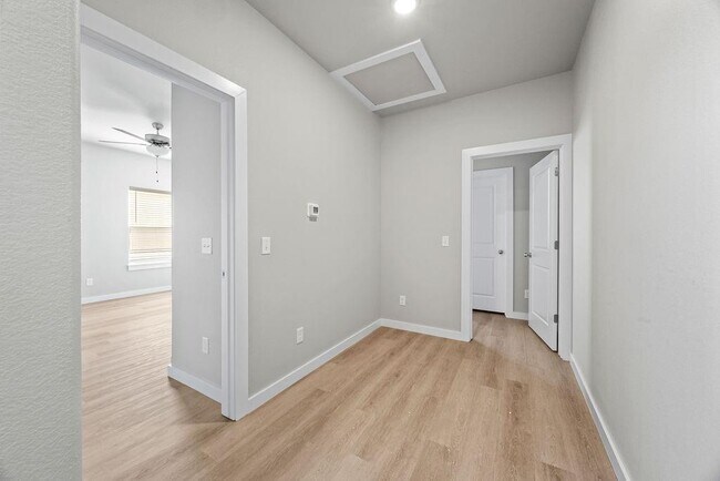 Building Photo - 1801 SW Poigai Wy