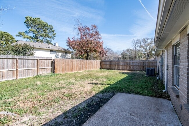 Building Photo - 16210 Cypress Point Dr