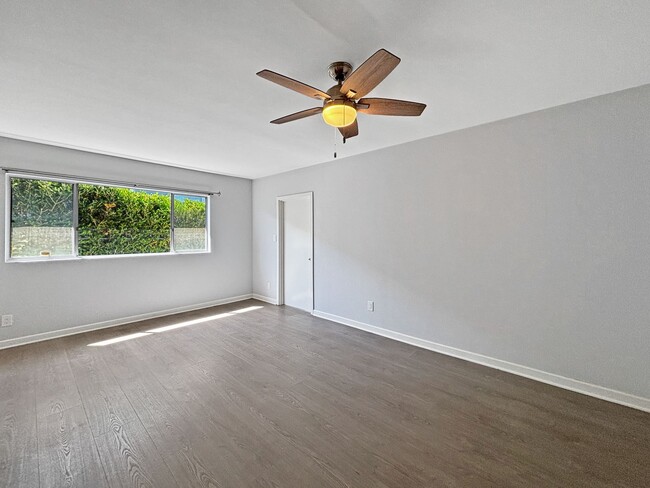 Building Photo - Beautifully Upgraded 2B/2BA House W/ 2-Car...