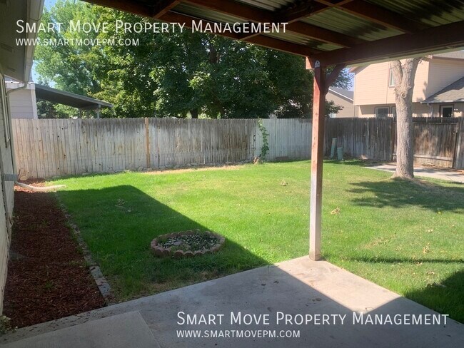 Building Photo - 2557 N Laughridge Ave