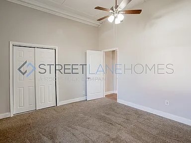 Building Photo - 119 Wellington St