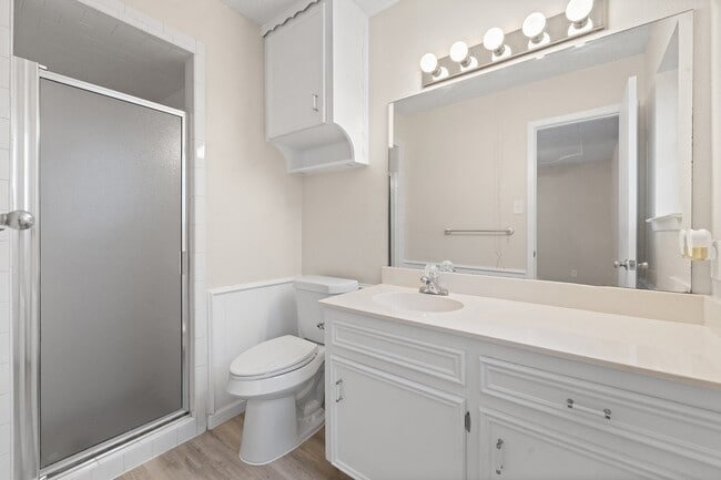 Building Photo - 608 Pleasant Manor Ave