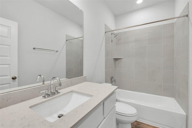 Building Photo - 2412 Ekvall Dr