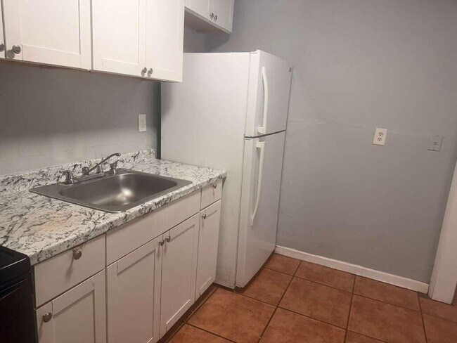 Building Photo - 314 Douglass Ave