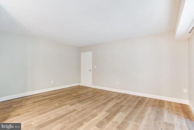 Building Photo - 304 Forbes St