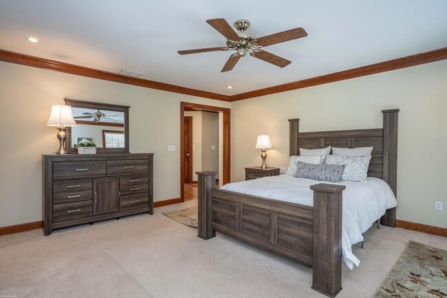 Building Photo - 3 Eton Pl