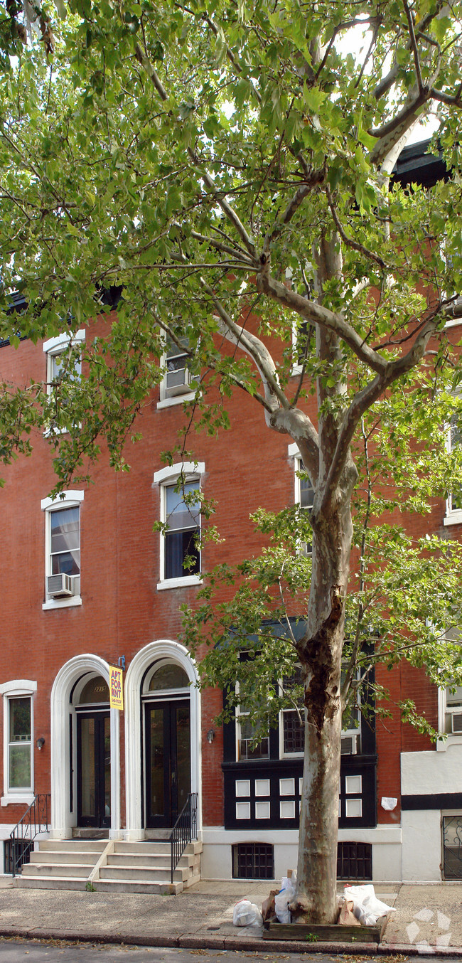 Primary Photo - 2213 Spruce St