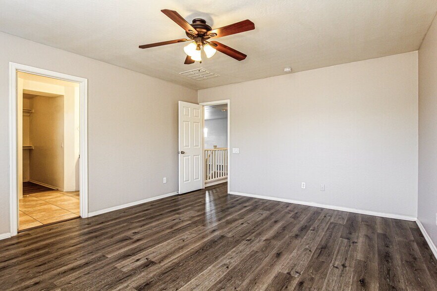 Building Photo - 5206 W Glass Ln