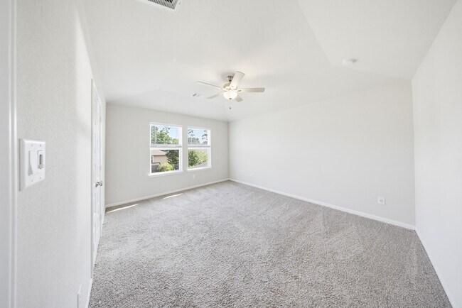 Building Photo - 18560 Meadow Point Ln