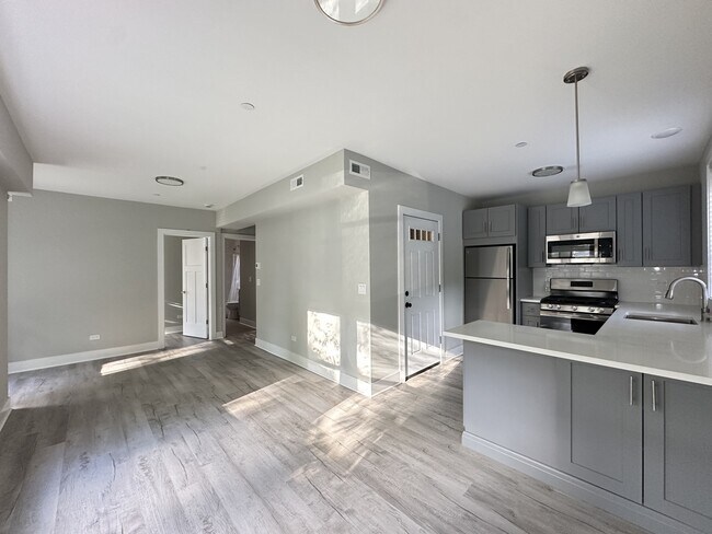 Building Photo - 1138 Oak Ave