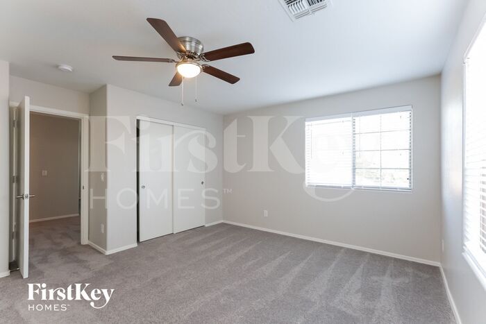 Building Photo - 15447 W Yucatan Dr