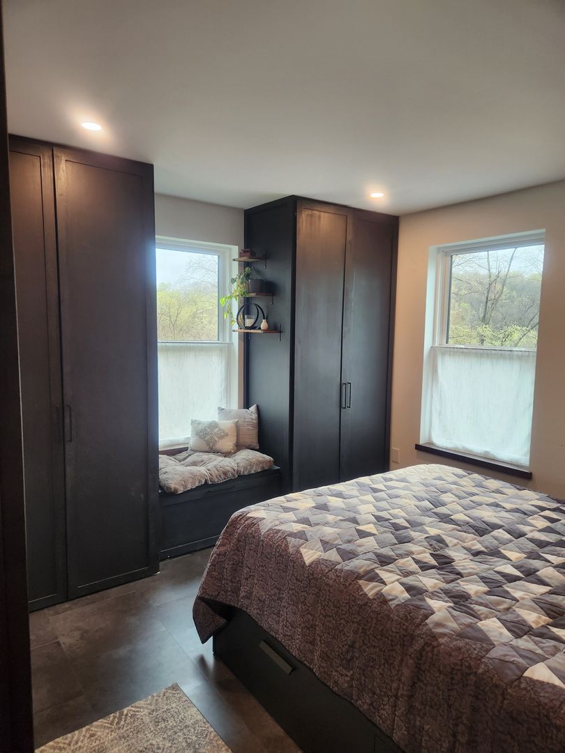 Building Photo - 504 Kinderhook Rd