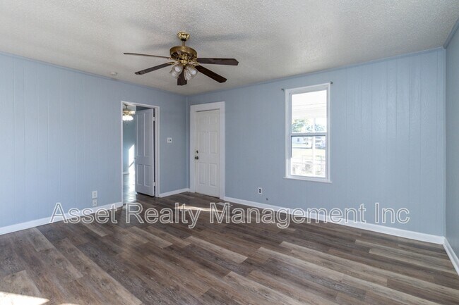 Building Photo - 3023 Rector St