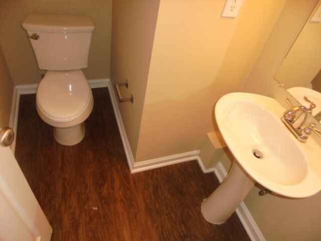 Building Photo - 92 Mosswood Ct