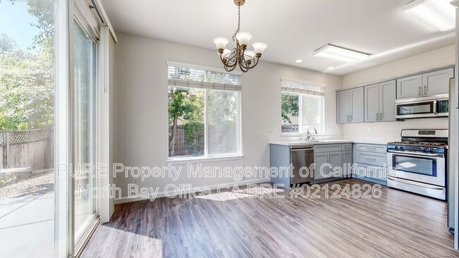 Building Photo - 5 Royal Gorge St