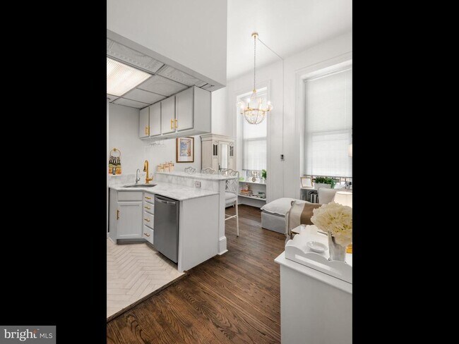 Building Photo - 2122 Spruce St