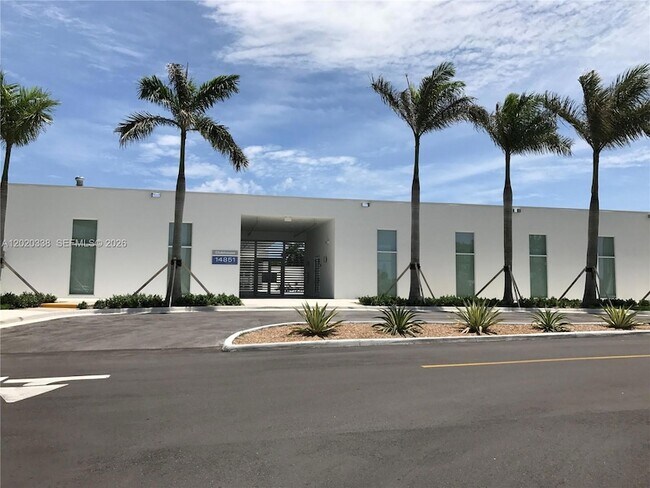 Building Photo - 14951 Royal Oaks Ln