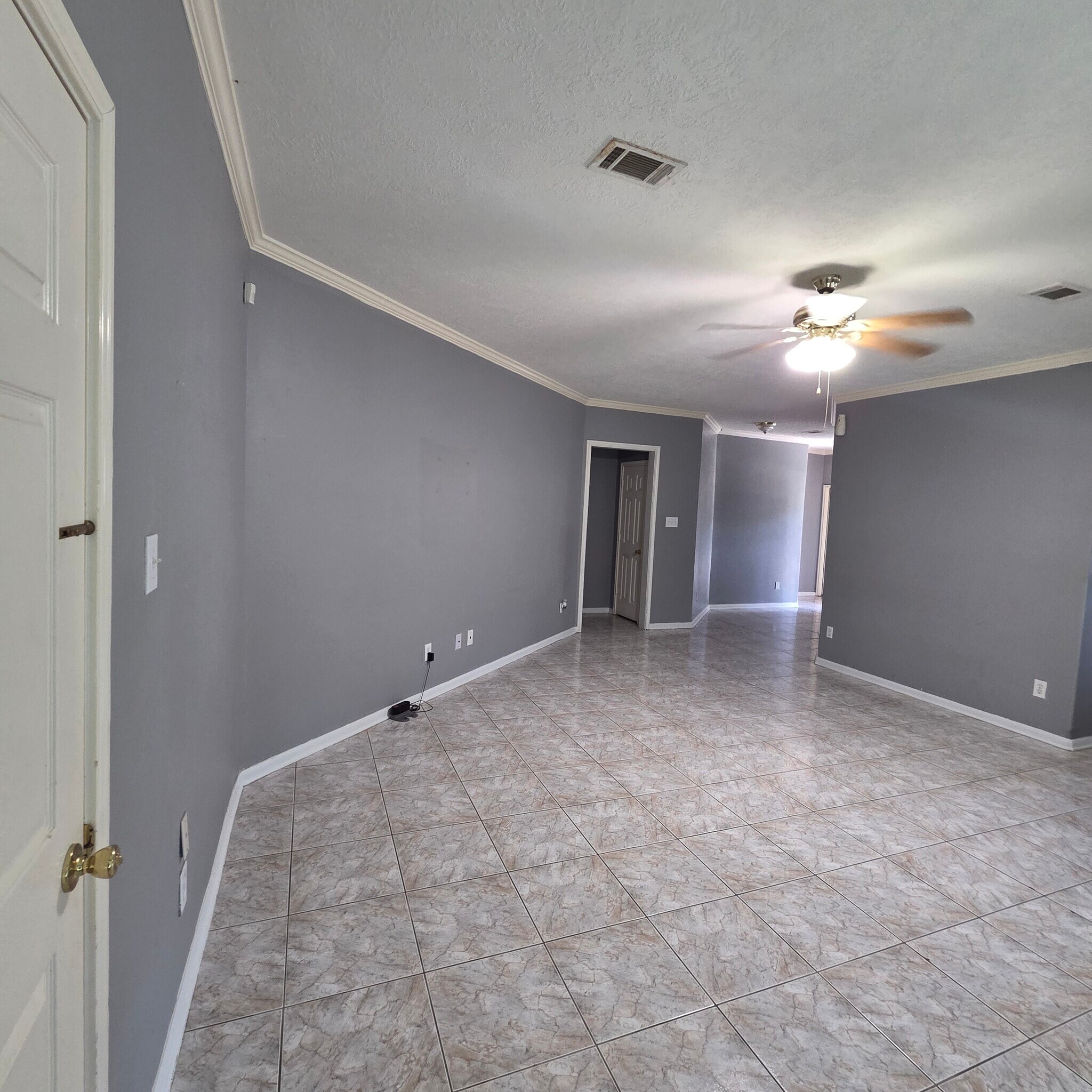 Building Photo - 9907 Golden Glen Dr
