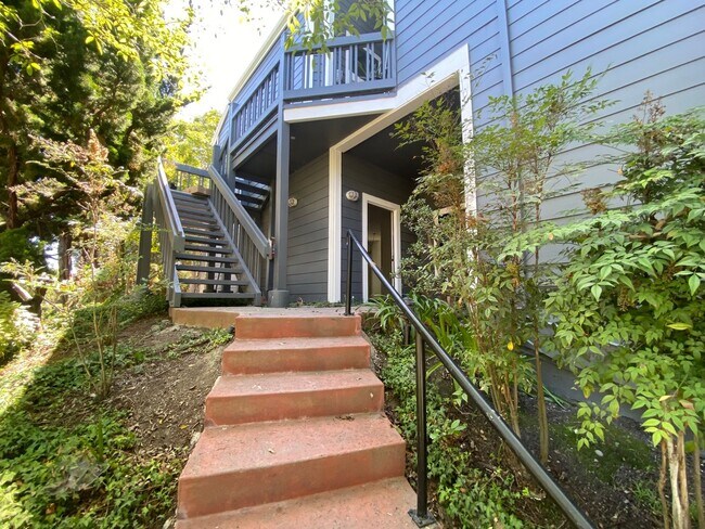 Building Photo - Completely Remodeled 2 Bedroom, 2 Bathroom...