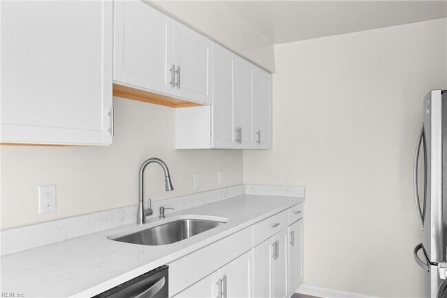 Building Photo - 935 Still-Harbor Cir