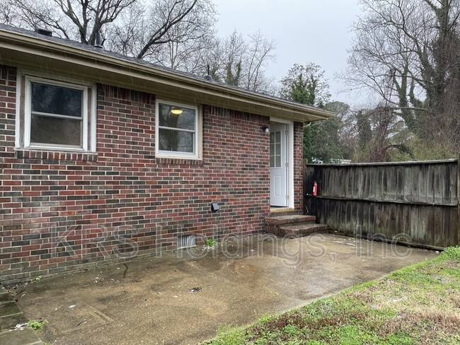 Building Photo - 7384 Kirby Crescent
