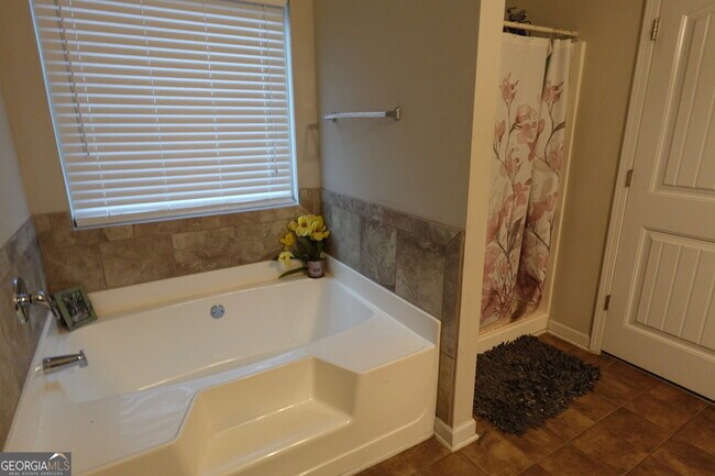 Building Photo - 9775 Ivey Ridge Cir