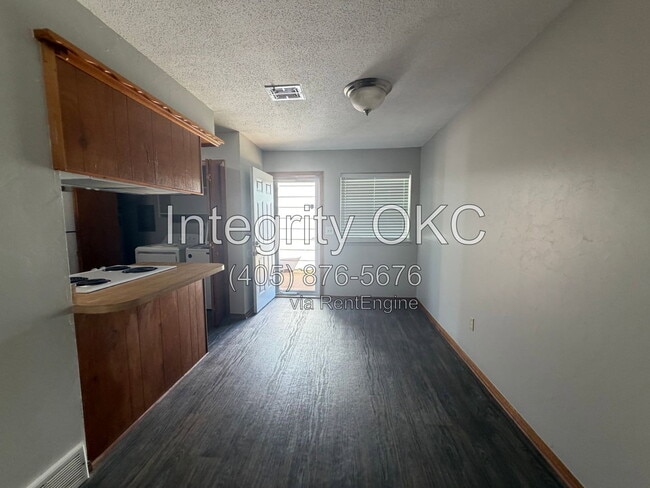 Building Photo - 2616 Elwood Dr