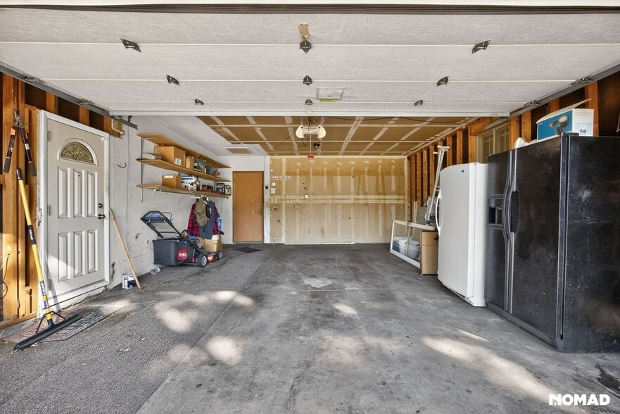 Building Photo - 2126 S Golden Ct
