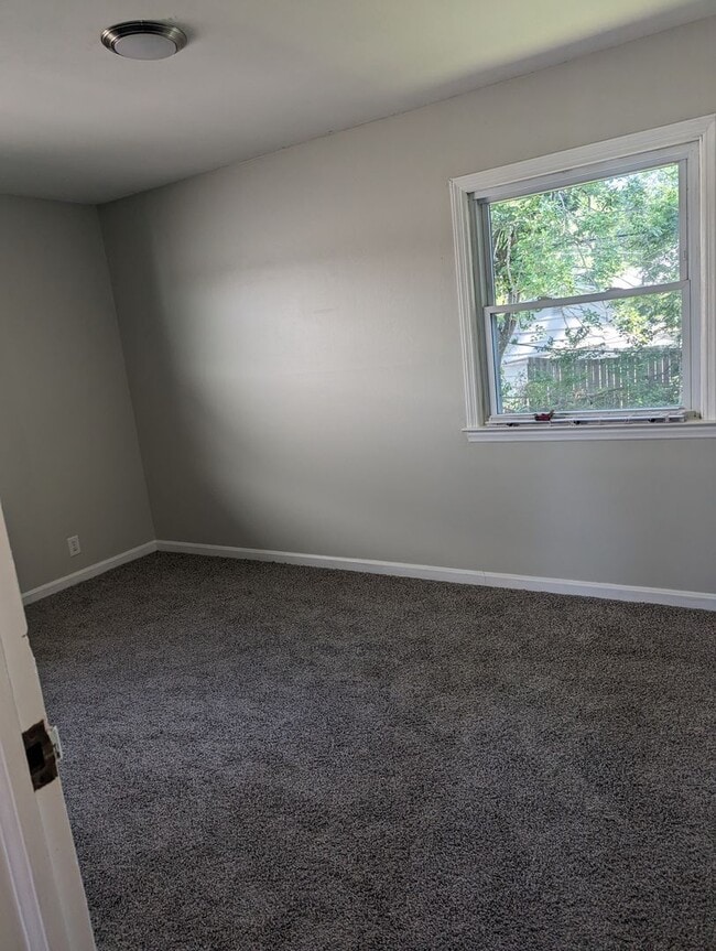 Building Photo - 4 Bed & 2 Bath House (EHA APPROVED)