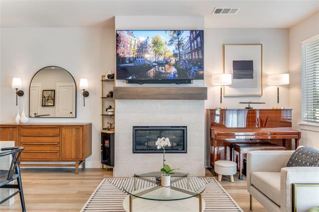 Building Photo - 3691 Rosemont Dr