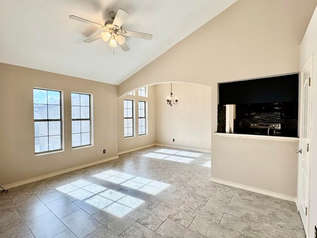 Building Photo - 207 Martingale
