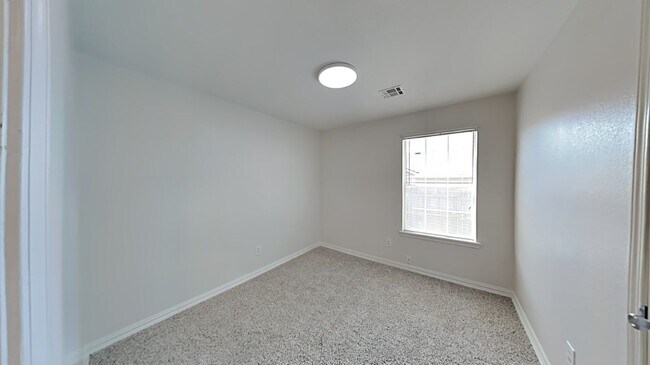 Building Photo - 1117 Cedarcrest St