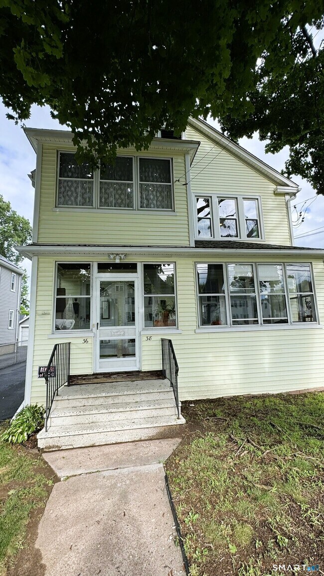 Building Photo - 36 Somerset St