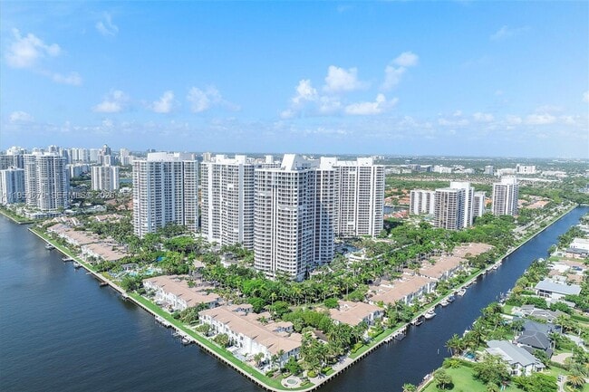 Building Photo - 21301 NE 38th Ave