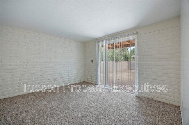 Building Photo - 3534 N Palmer Dr