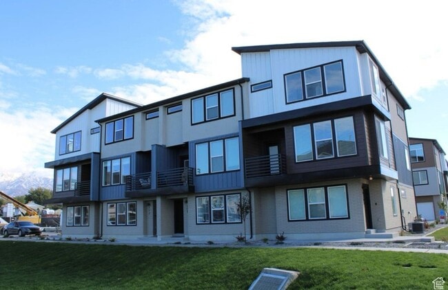 Building Photo - 144 E Abbeville Ct