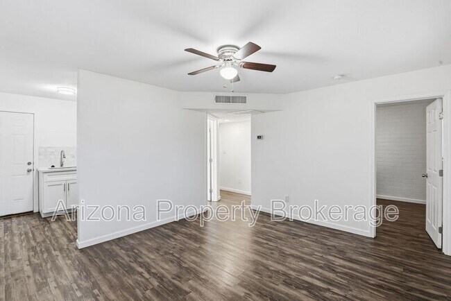 Building Photo - 4150 N 25th St