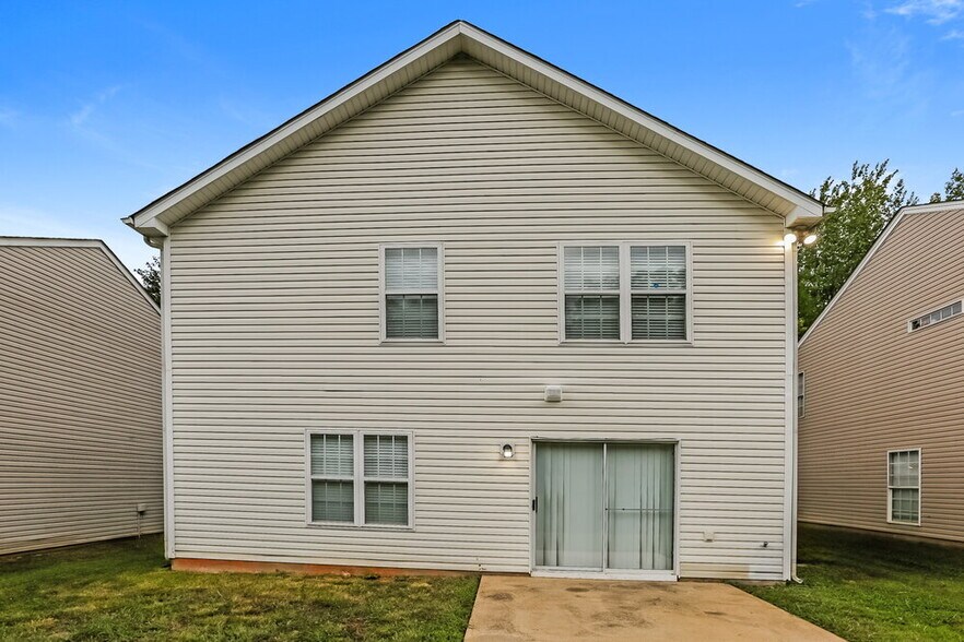 Building Photo - 6727 Hidden Forest Dr