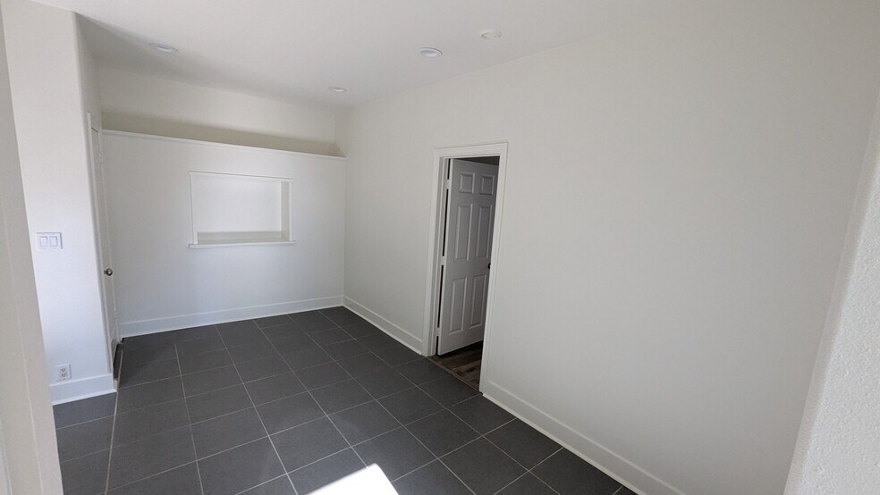 Building Photo - 392 West Center Ave