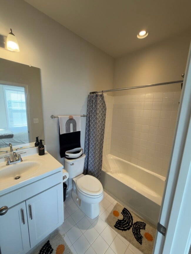 Building Photo - 2770 Lanham Hill Cir