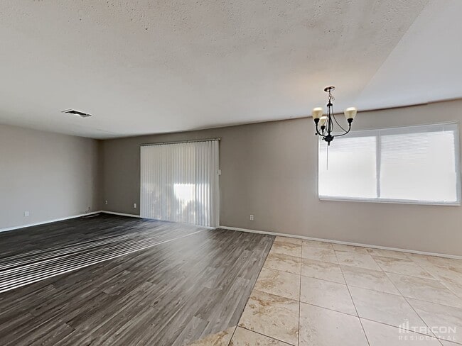 Building Photo - 15253 N 53rd Ave