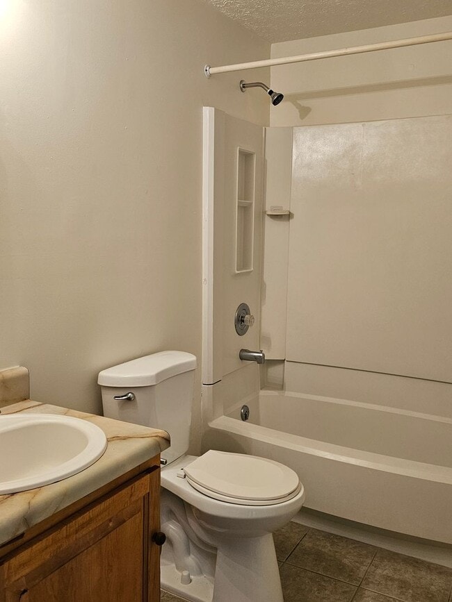 Building Photo - 1337 Vanasse Ct