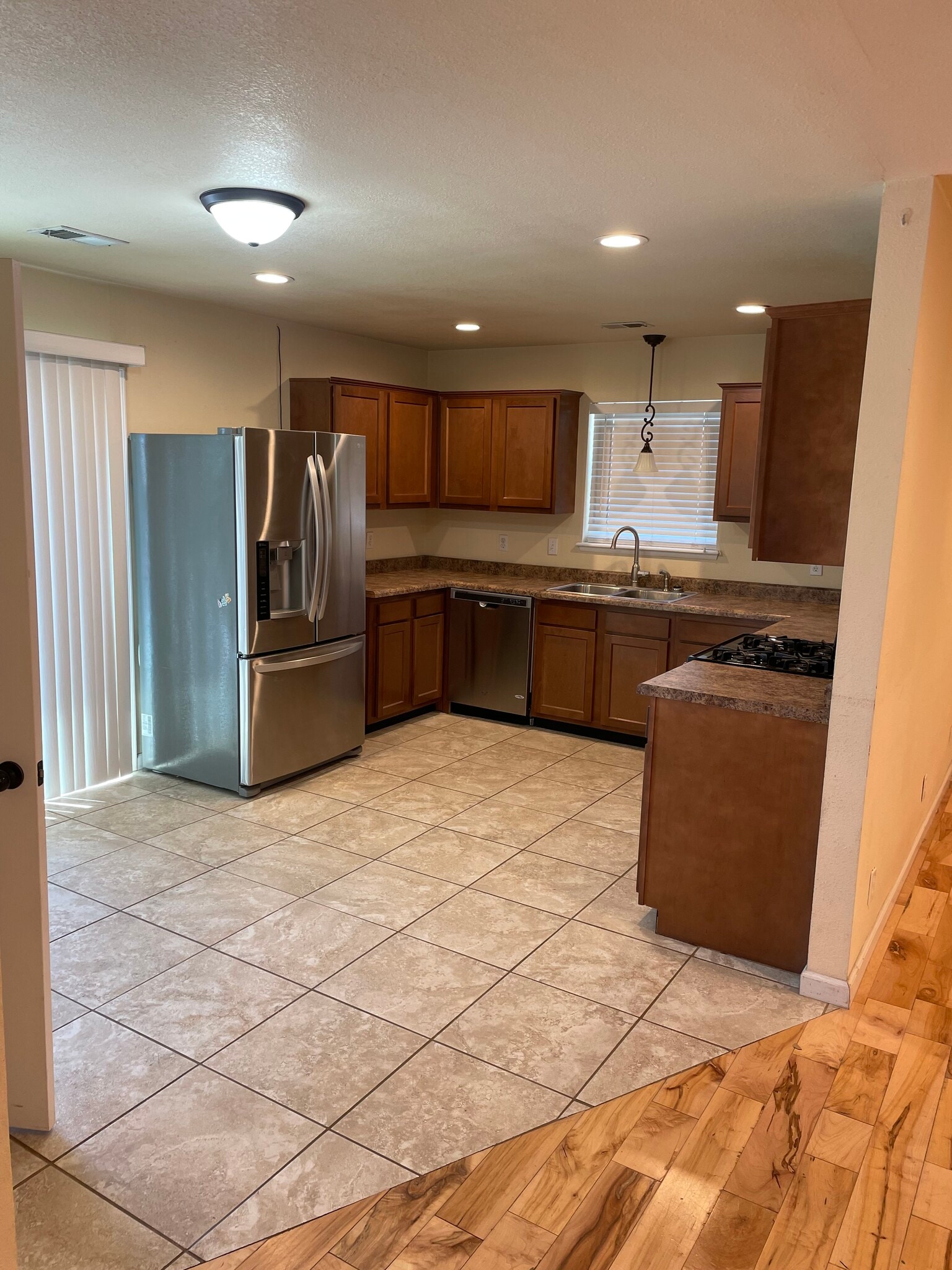 Building Photo - 1606 Pecan Cir