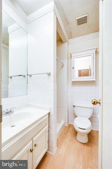 Building Photo - 1017 Queen St