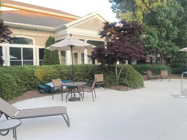 Building Photo - 375 North Highland Avenue Northeast