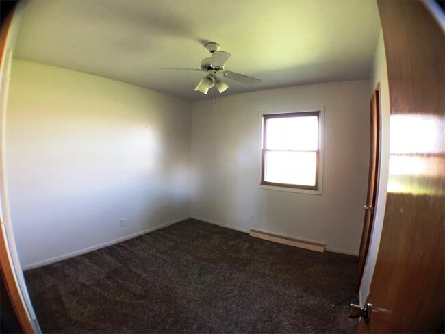 Building Photo - 4497 S Isabella Rd