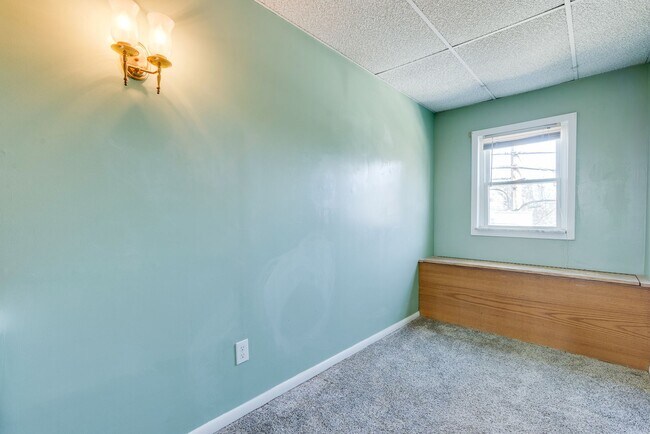 Building Photo - AVAILABLE NOW! 3 bed, 2 bath AMAZING House in Allentown!!!