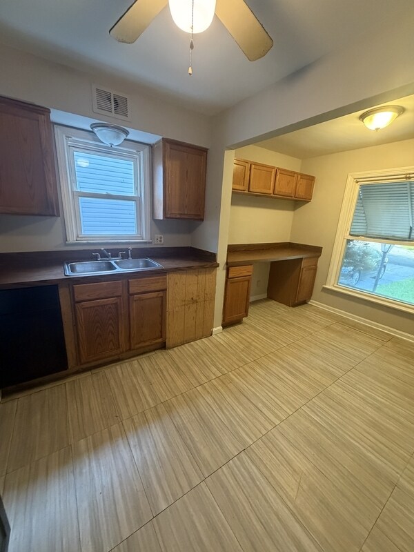 Building Photo - 18424 Maple Heights Blvd