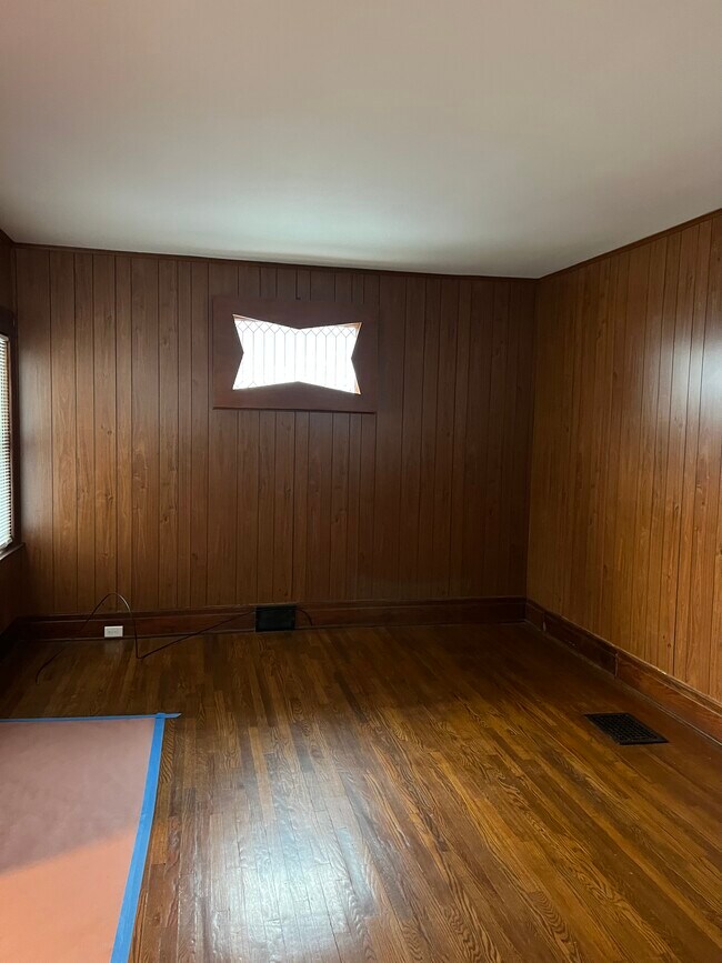 Building Photo - 101 Maple Ridge Ave