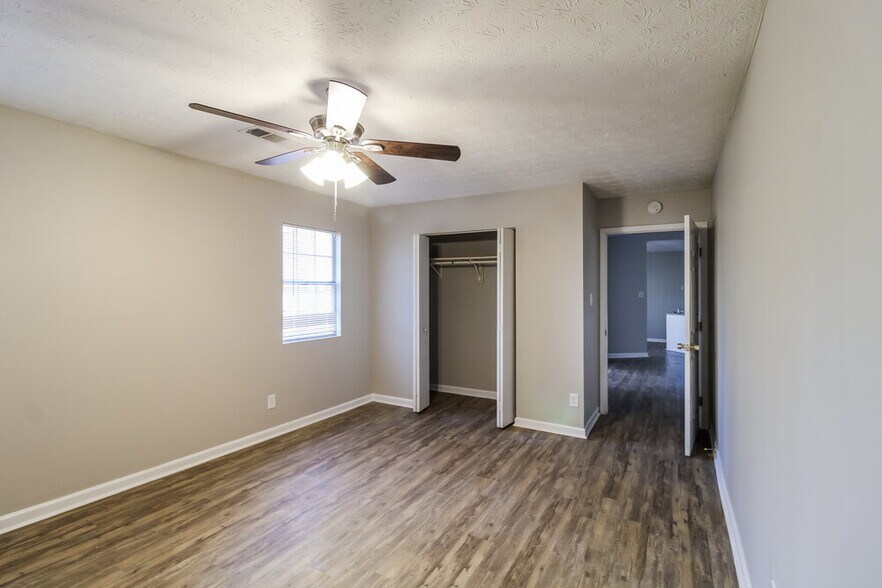 Building Photo - 4265 Loveless Pl